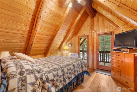 26 Mercer Road Mazama WA 98833