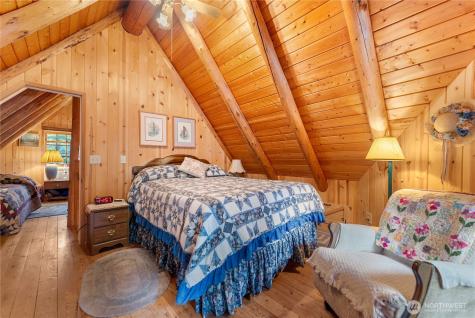 26 Mercer Road Mazama WA 98833