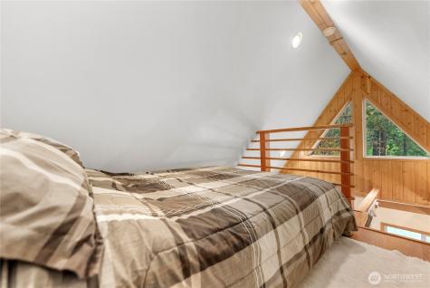 26 Mercer Road Mazama WA 98833