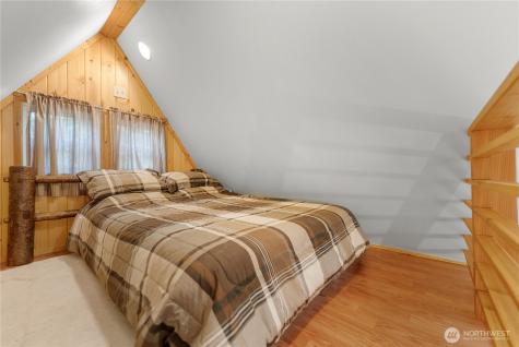 26 Mercer Road Mazama WA 98833