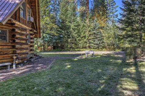 26 Mercer Road Mazama WA 98833