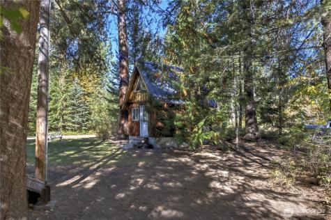 26 Mercer Road Mazama WA 98833