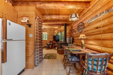 26 Mercer Road Mazama WA 98833