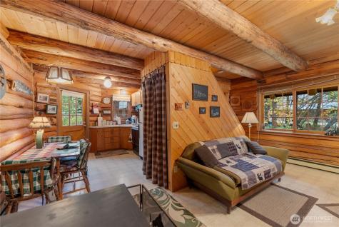 26 Mercer Road Mazama WA 98833