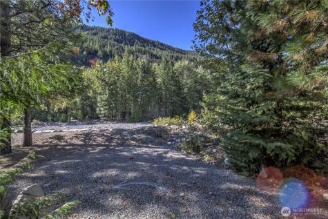 26 Mercer Road Mazama WA 98833