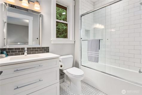 3123 E Lake Sammamish Parkway NE Sammamish WA 98074