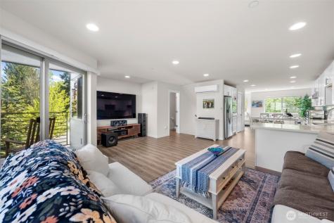 19305 7th Ave W Lynnwood WA 98036