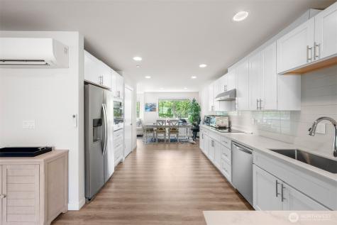 19305 7th Ave W Lynnwood WA 98036