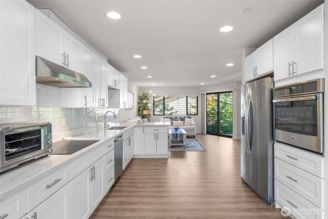 19305 7th Ave W Lynnwood WA 98036