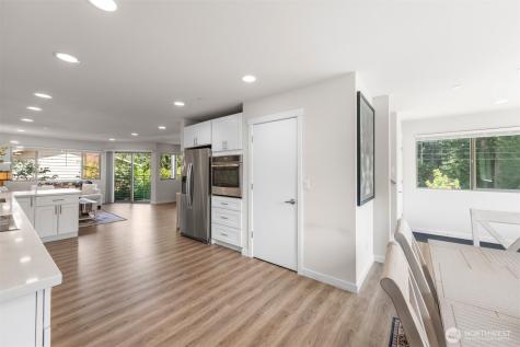 19305 7th Ave W Lynnwood WA 98036