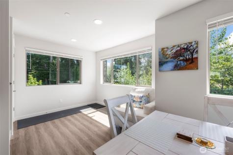 19305 7th Ave W Lynnwood WA 98036