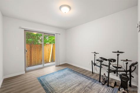 19305 7th Ave W Lynnwood WA 98036
