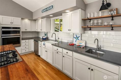 13967 SW 248th Street Vashon WA 98070