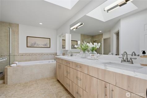 1527 233rd Place NE Sammamish WA 98074