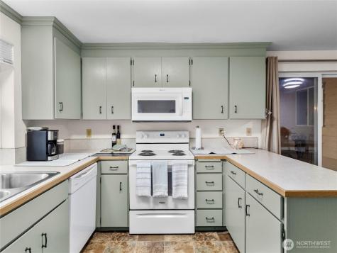 302 1st Avenue E Pacific WA 98047