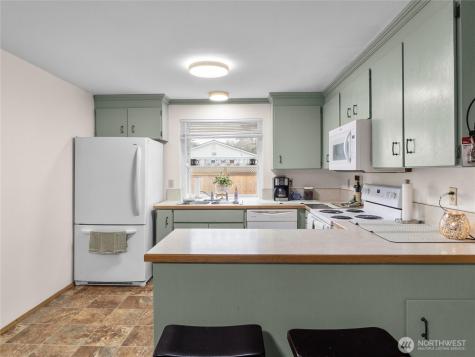 302 1st Avenue E Pacific WA 98047