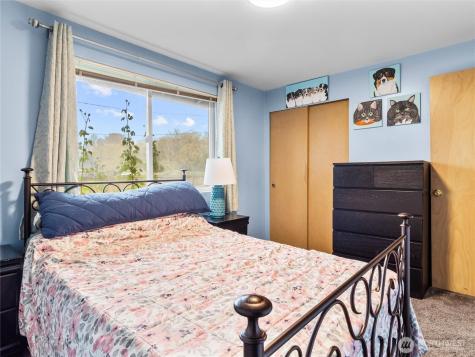 302 1st Avenue E Pacific WA 98047