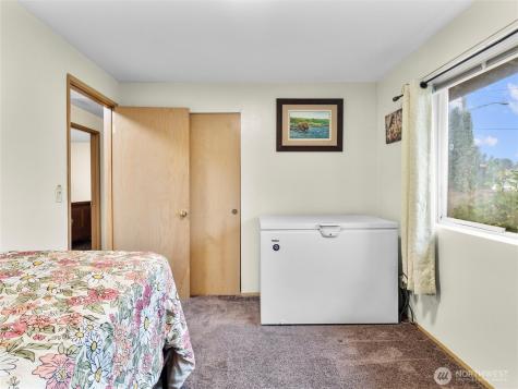 302 1st Avenue E Pacific WA 98047