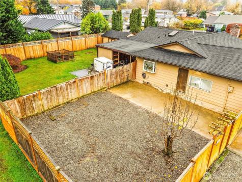 302 1st Avenue E Pacific WA 98047