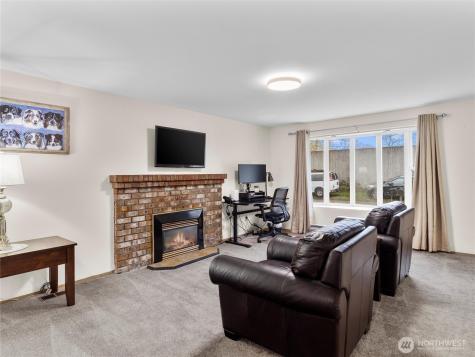 302 1st Avenue E Pacific WA 98047
