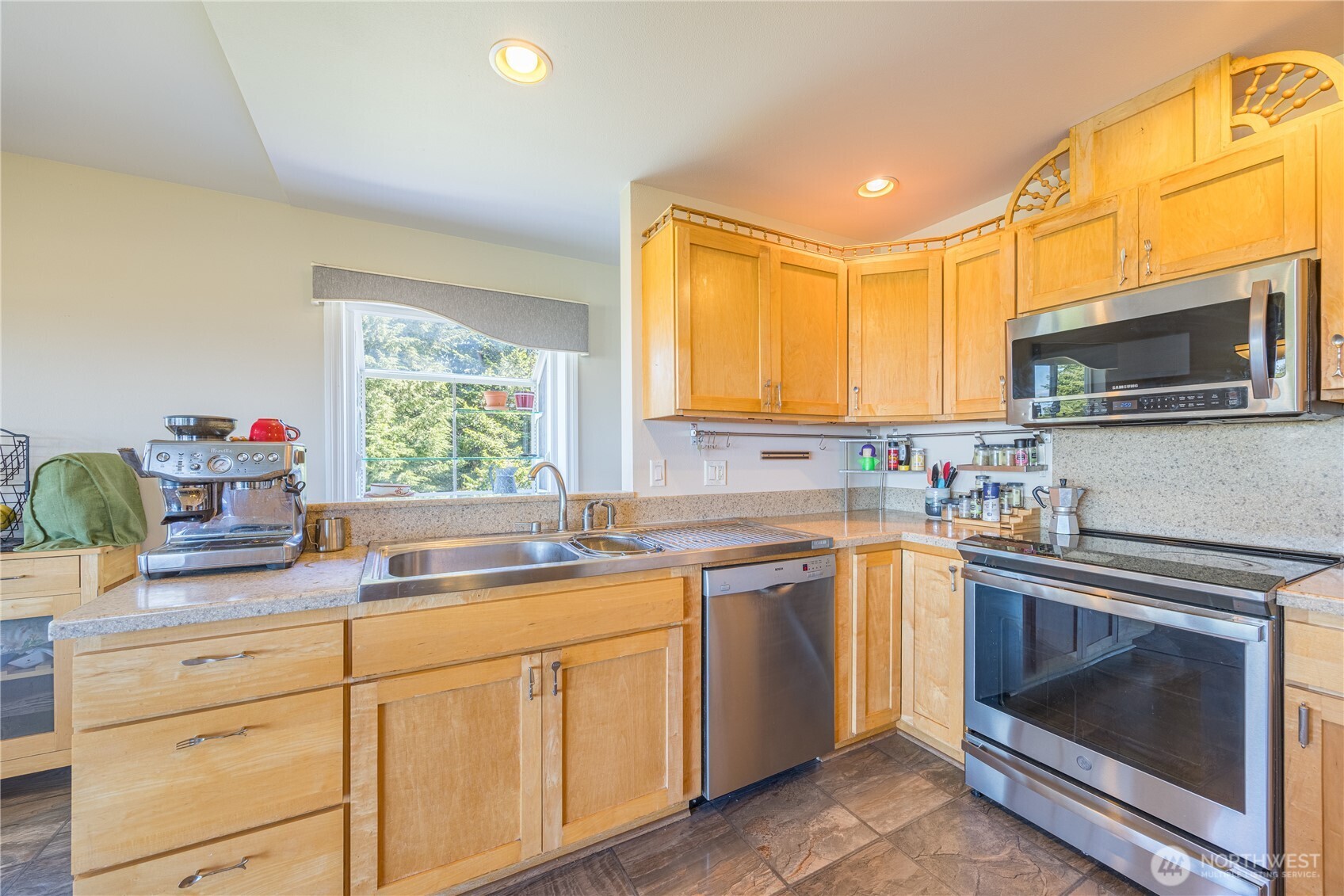 80 Sunshine Plaza Sequim WA 98382