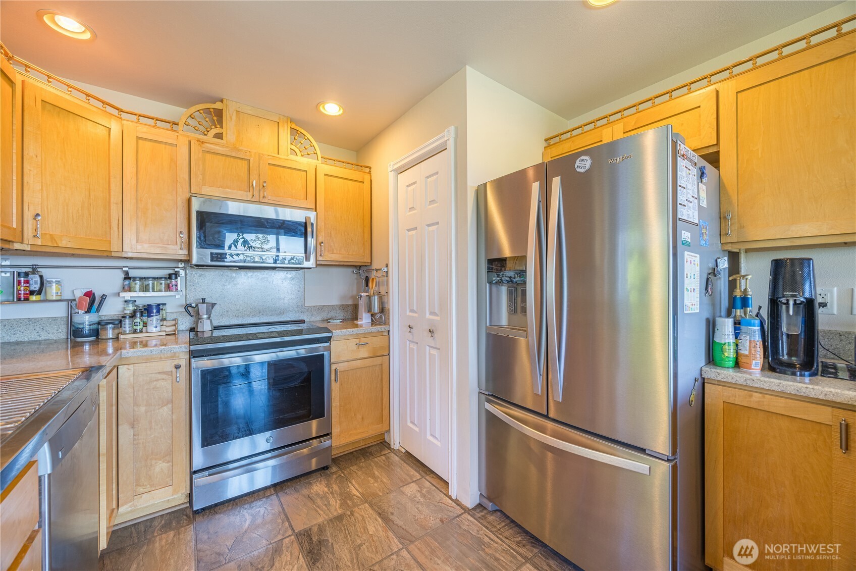 80 Sunshine Plaza Sequim WA 98382