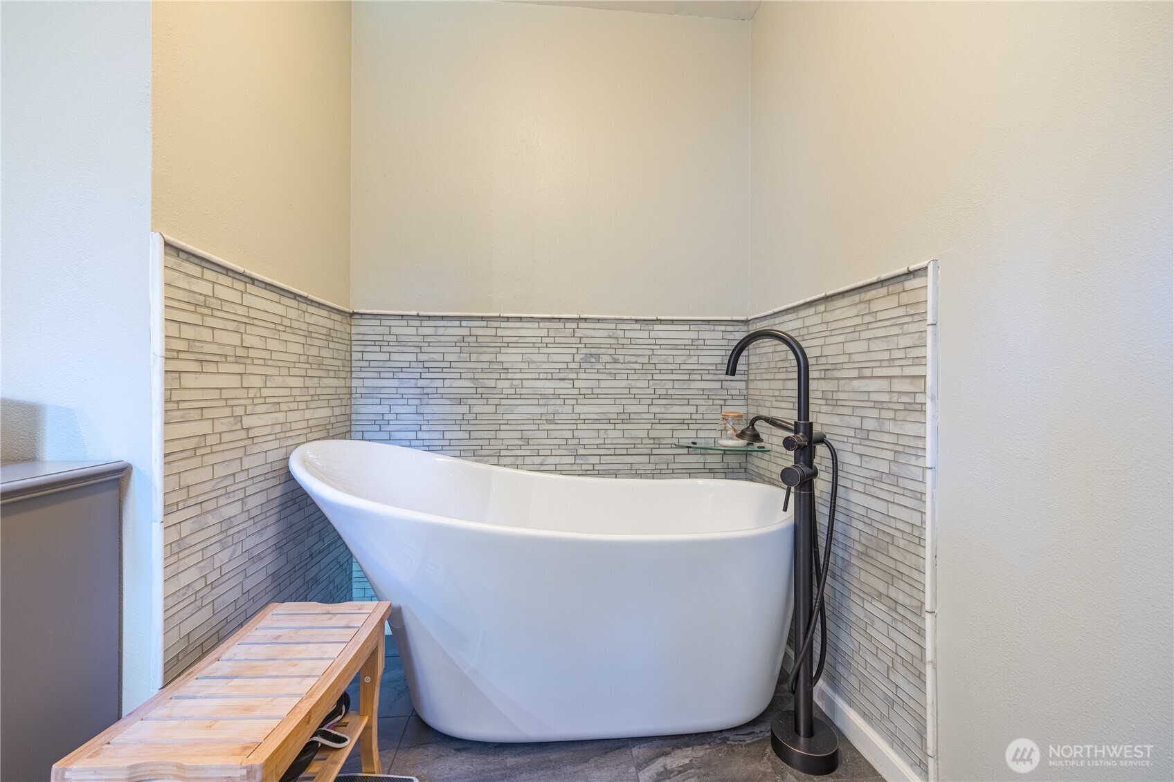 80 Sunshine Plaza Sequim WA 98382