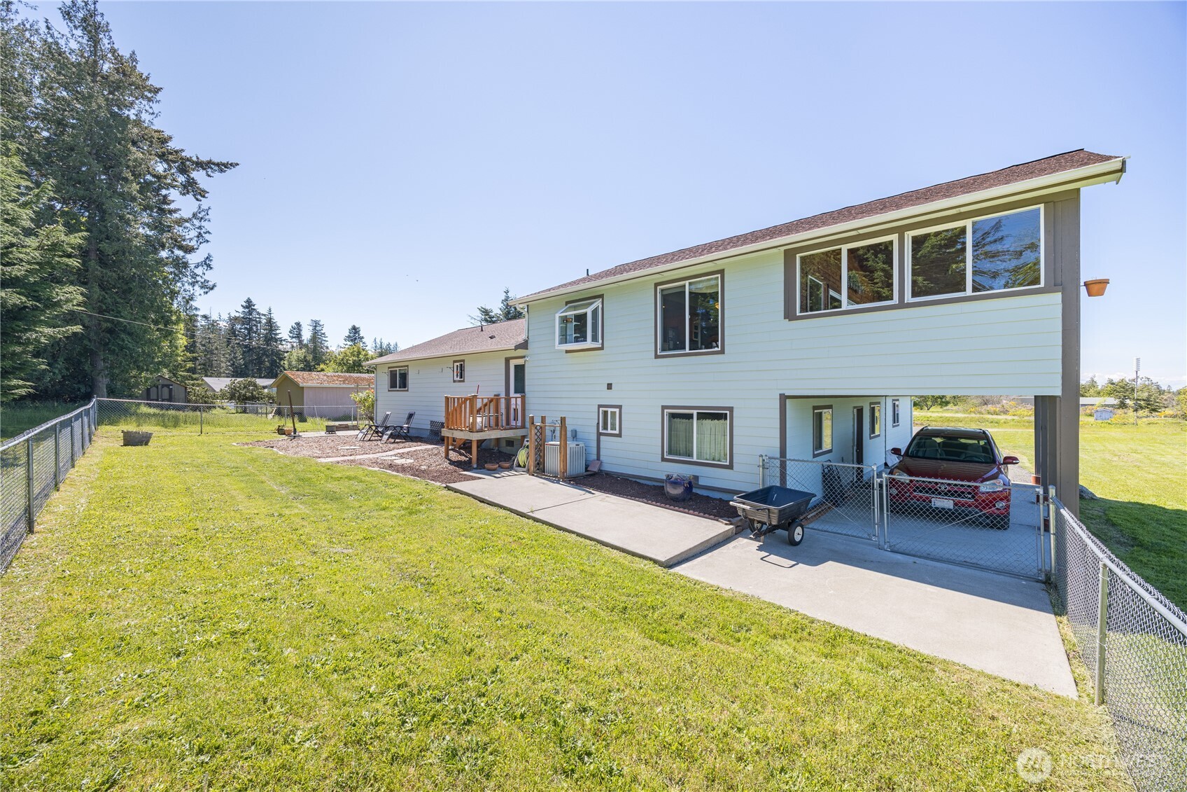 80 Sunshine Plaza Sequim WA 98382