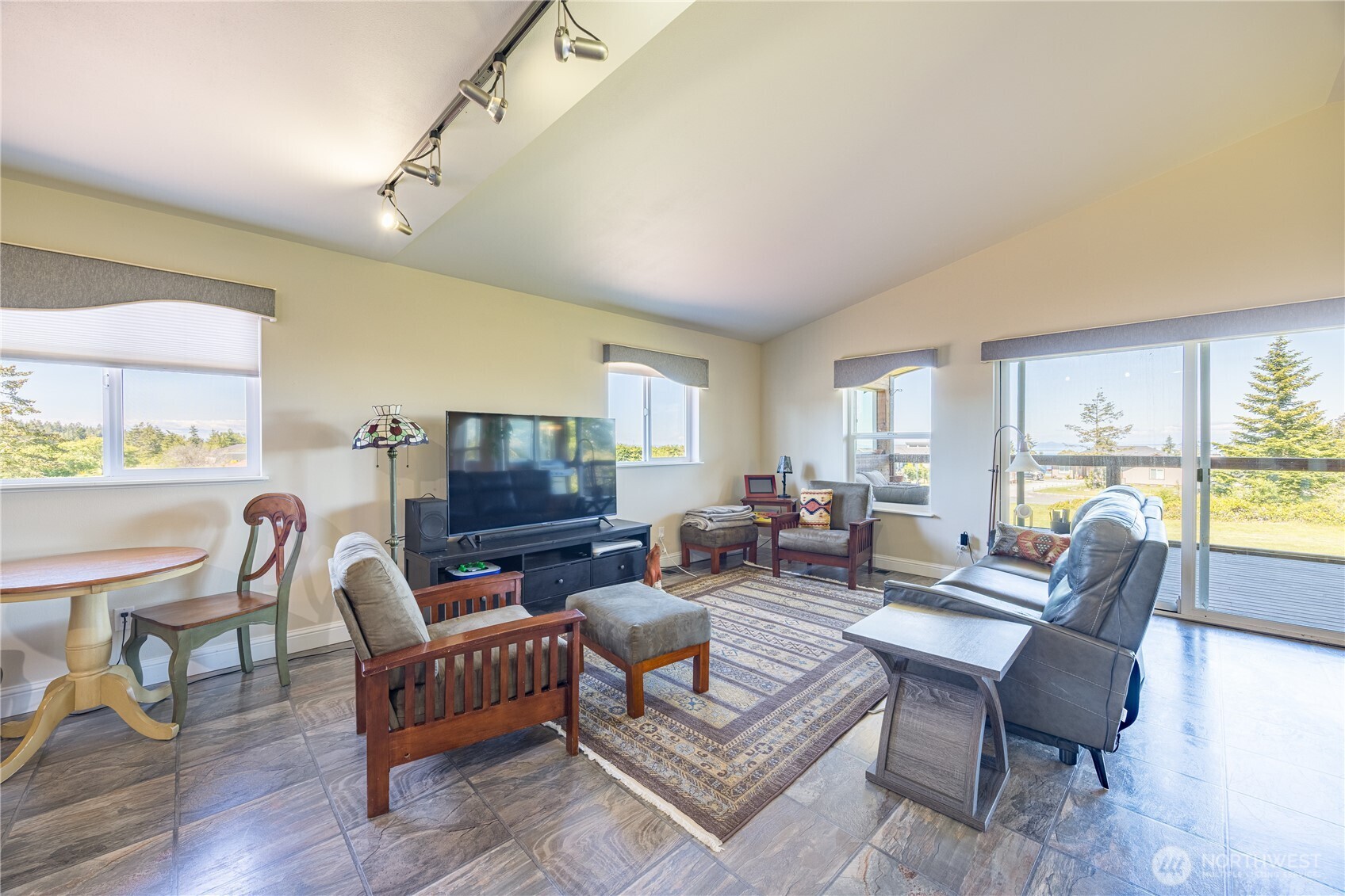 80 Sunshine Plaza Sequim WA 98382