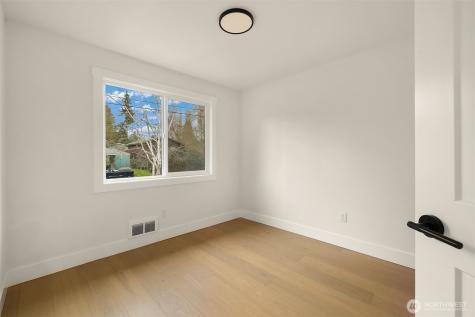 1039 NE 113th Street Seattle WA 98125