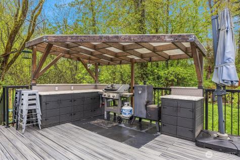 8442 NE 141st Street Kirkland WA 98034