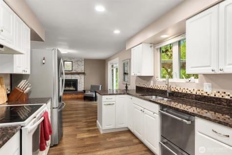 8442 NE 141st Street Kirkland WA 98034