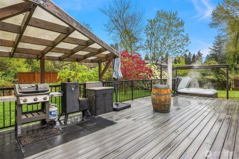 8442 NE 141st Street Kirkland WA 98034
