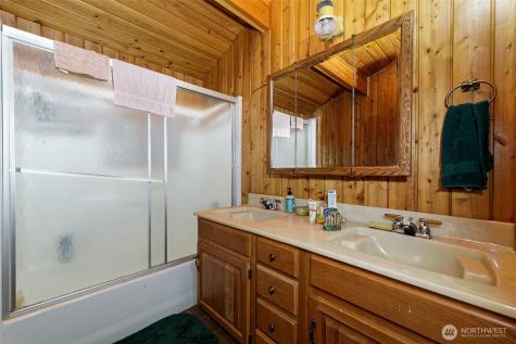 2070 W Cushman Ridge Drive Hoodsport WA 98548