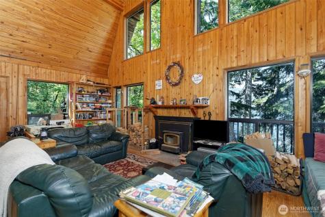 2070 W Cushman Ridge Drive Hoodsport WA 98548