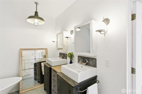 10472 NE Sunrise Bluff Lane Bainbridge Island WA 98110