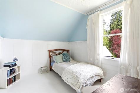 10472 NE Sunrise Bluff Lane Bainbridge Island WA 98110