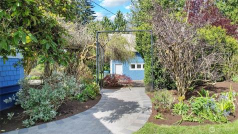 10472 NE Sunrise Bluff Lane Bainbridge Island WA 98110