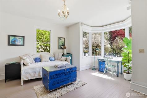 10472 NE Sunrise Bluff Lane Bainbridge Island WA 98110