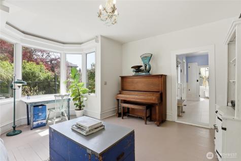 10472 NE Sunrise Bluff Lane Bainbridge Island WA 98110