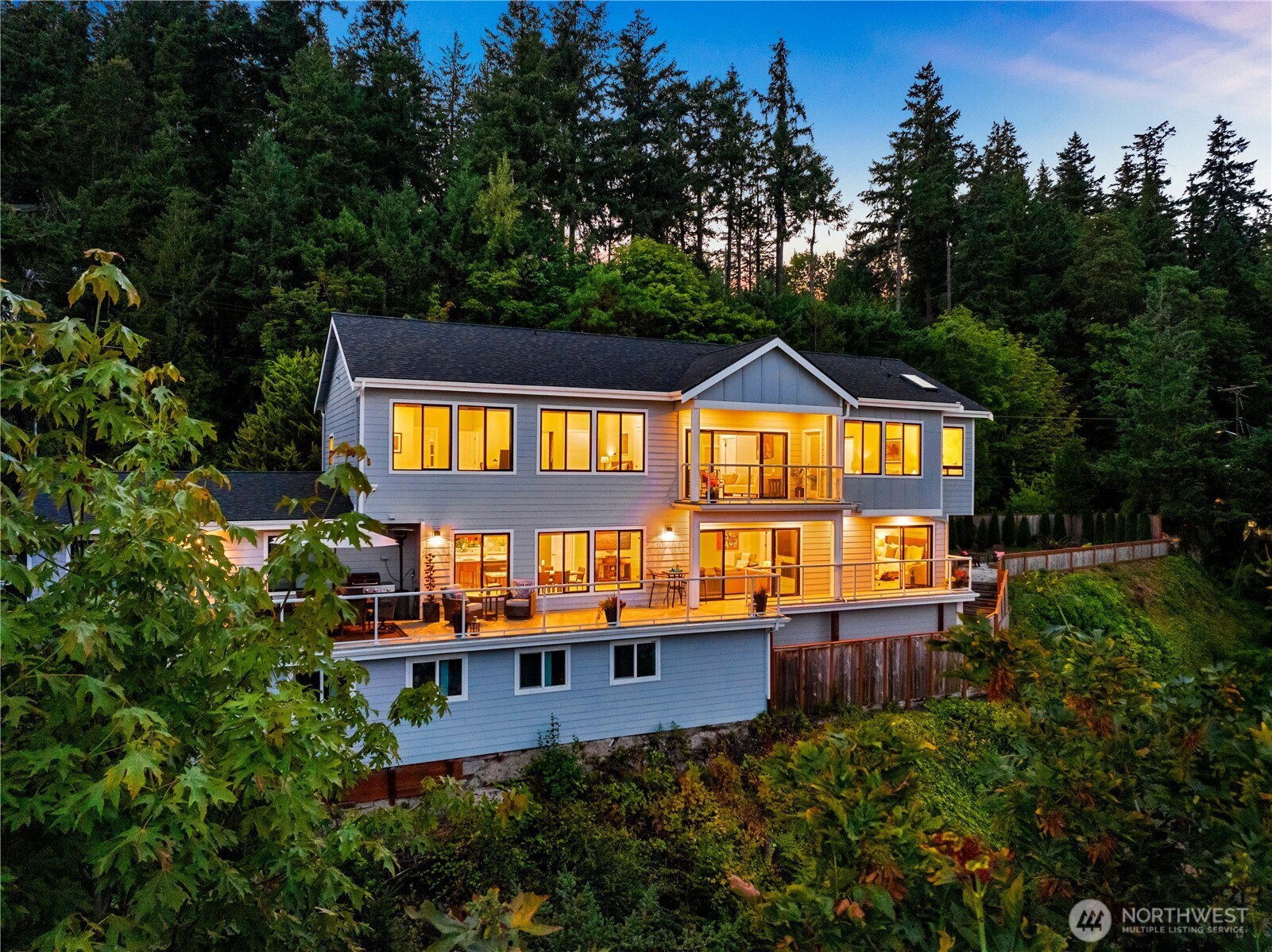 670 W Lake Sammamish Parkway NE Bellevue WA 98008