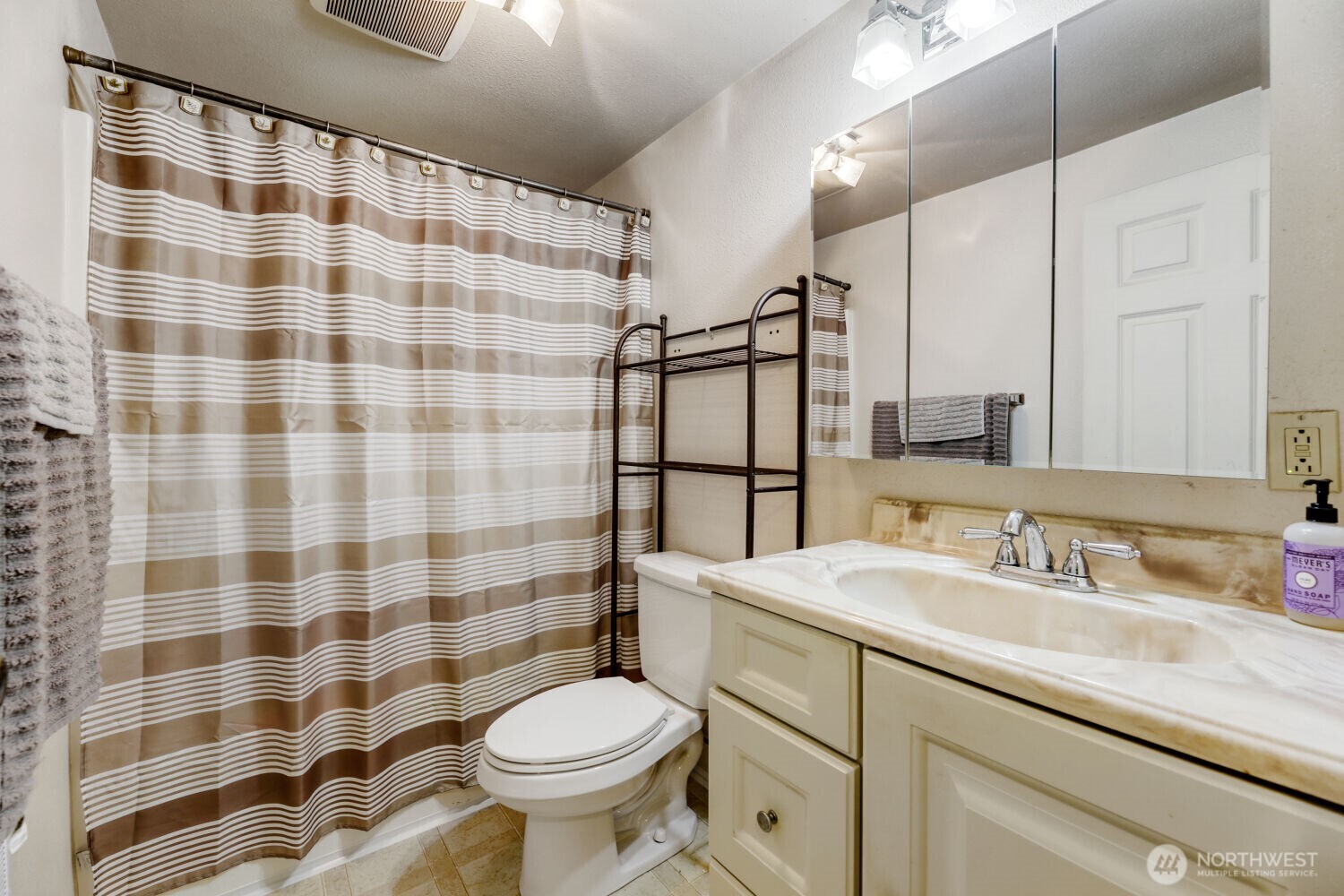 5703 318th Avenue NE Carnation WA 98014