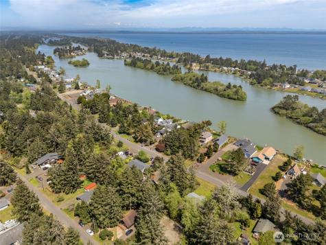 655 Mt Olympus Avenue SE Ocean Shores WA 98569