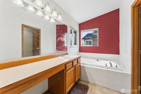 29854 30th Avenue S Federal Way WA 98003