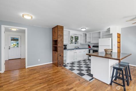 1492 SW Kelly Avenue Chehalis WA 98532