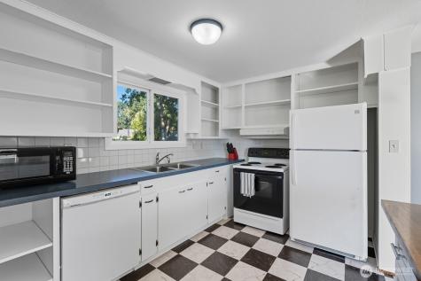 1492 SW Kelly Avenue Chehalis WA 98532