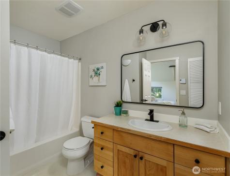 346 Wyatt Way NE Bainbridge Island WA 98110