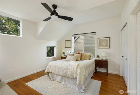 346 Wyatt Way NE Bainbridge Island WA 98110