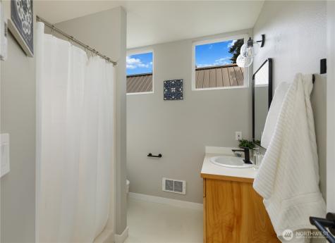 346 Wyatt Way NE Bainbridge Island WA 98110