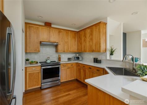 346 Wyatt Way NE Bainbridge Island WA 98110